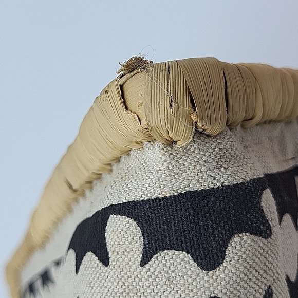 Handmade weaved large straw Fiji beach bag - Picture 15 of 16